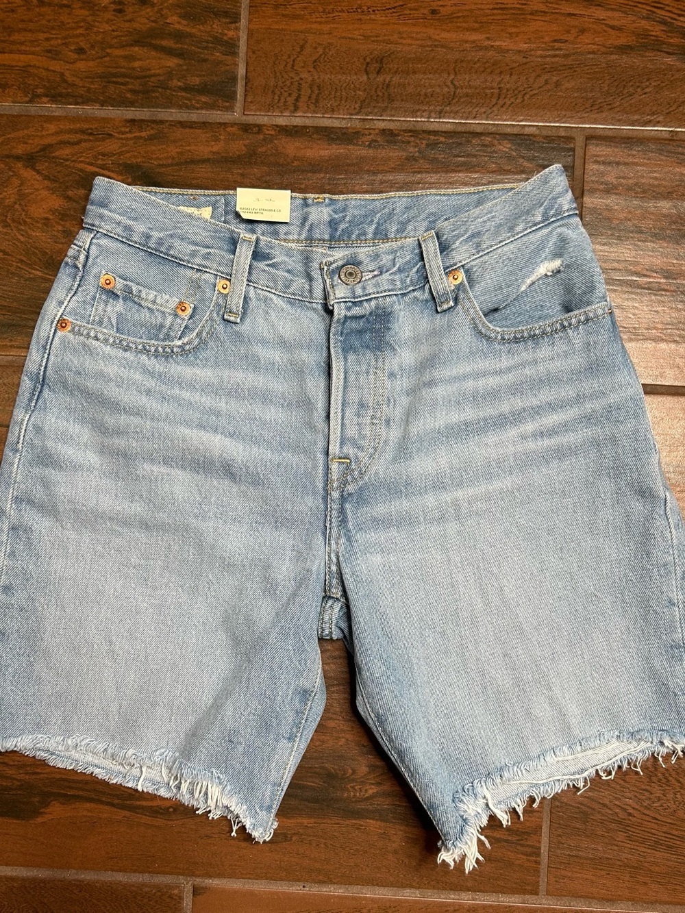Levi’s Premium Denim Jean Light Wash Raw Hem Shorts Womens 25